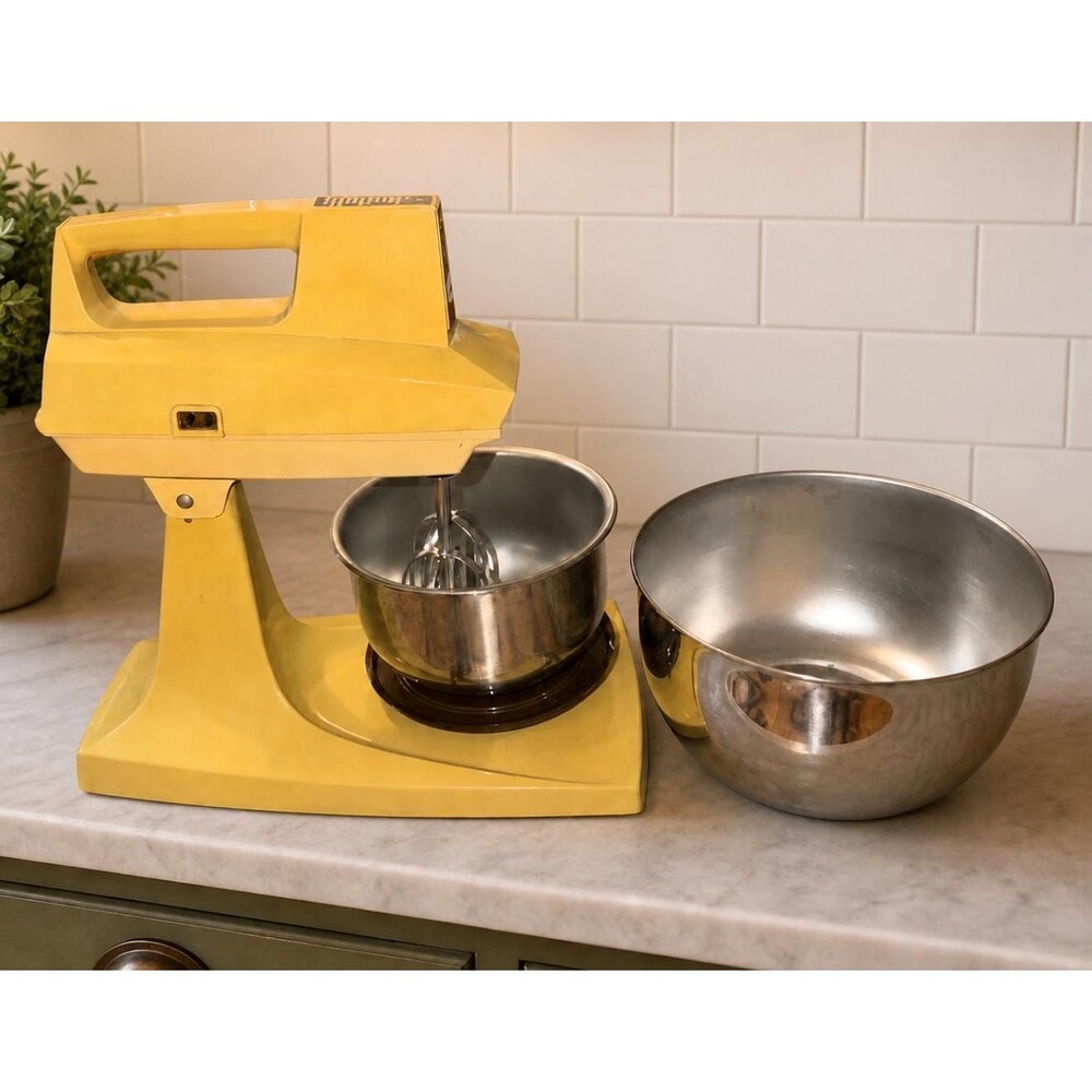 Vintage Sunbeam Mixmaster Stand Mixer Yellow 2-5C. Retro Kitchen Stainless Bowls